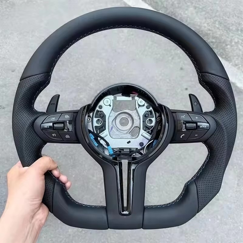 Volante in Pelle per Auto BMW  - Car Accessories Company recensione e prezzo